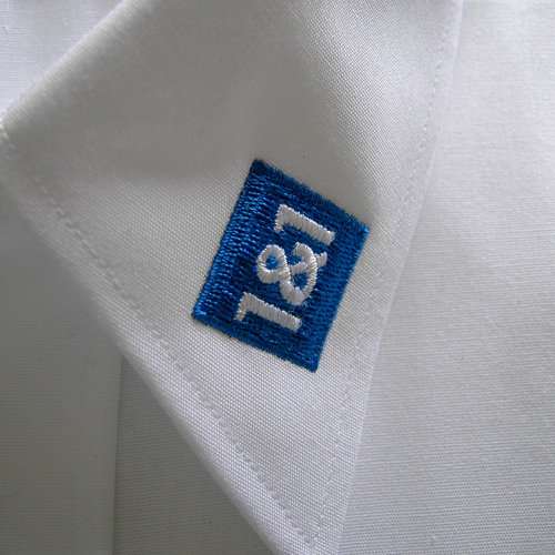 Hemd und Bluse mit Stickerei KRAFTSTOFF_Stickerei