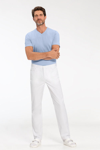 Berufsbekleidung Housekeeping Greiff Care hellblaues T-Shirt mit weißer 5-Pocket Hose